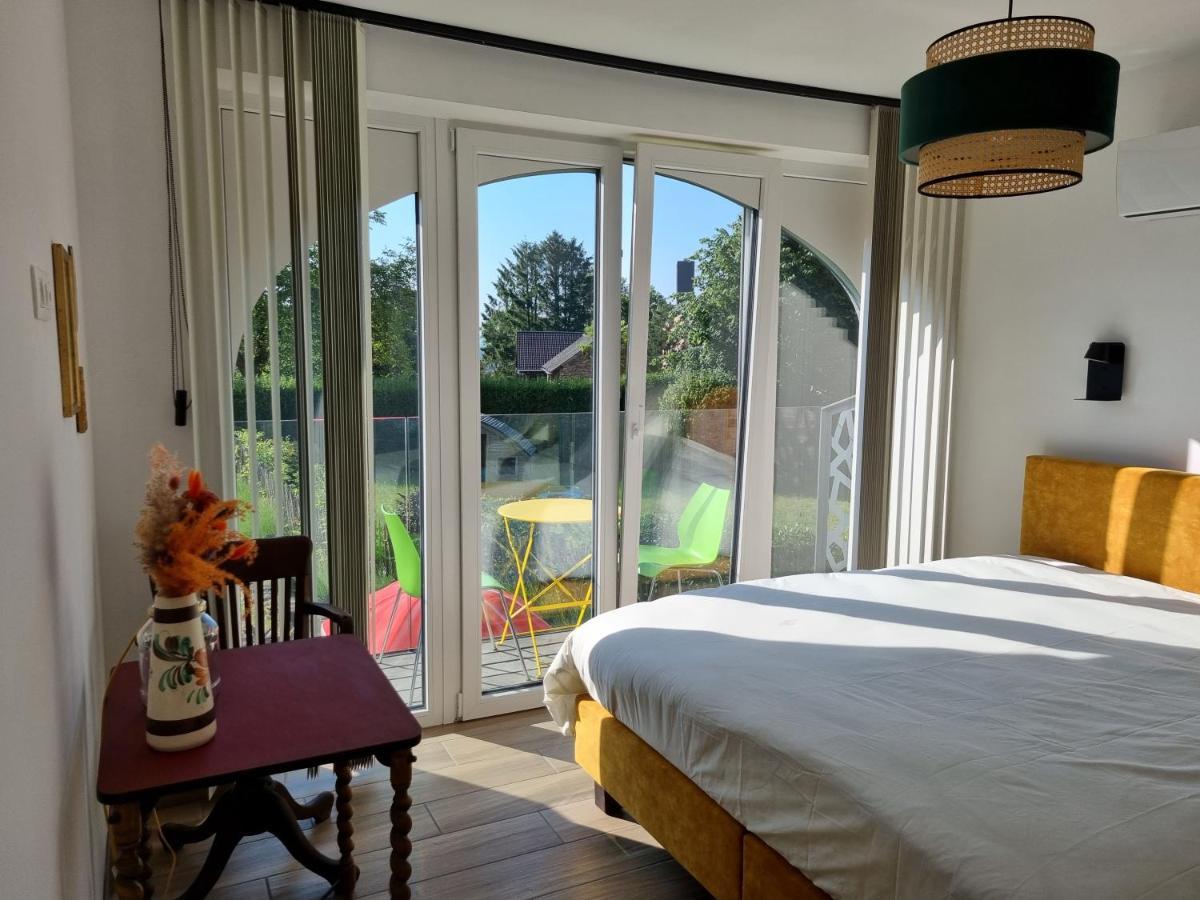 Cerf, Ouvre-Moi B&B Rochefort Kültér fotó
